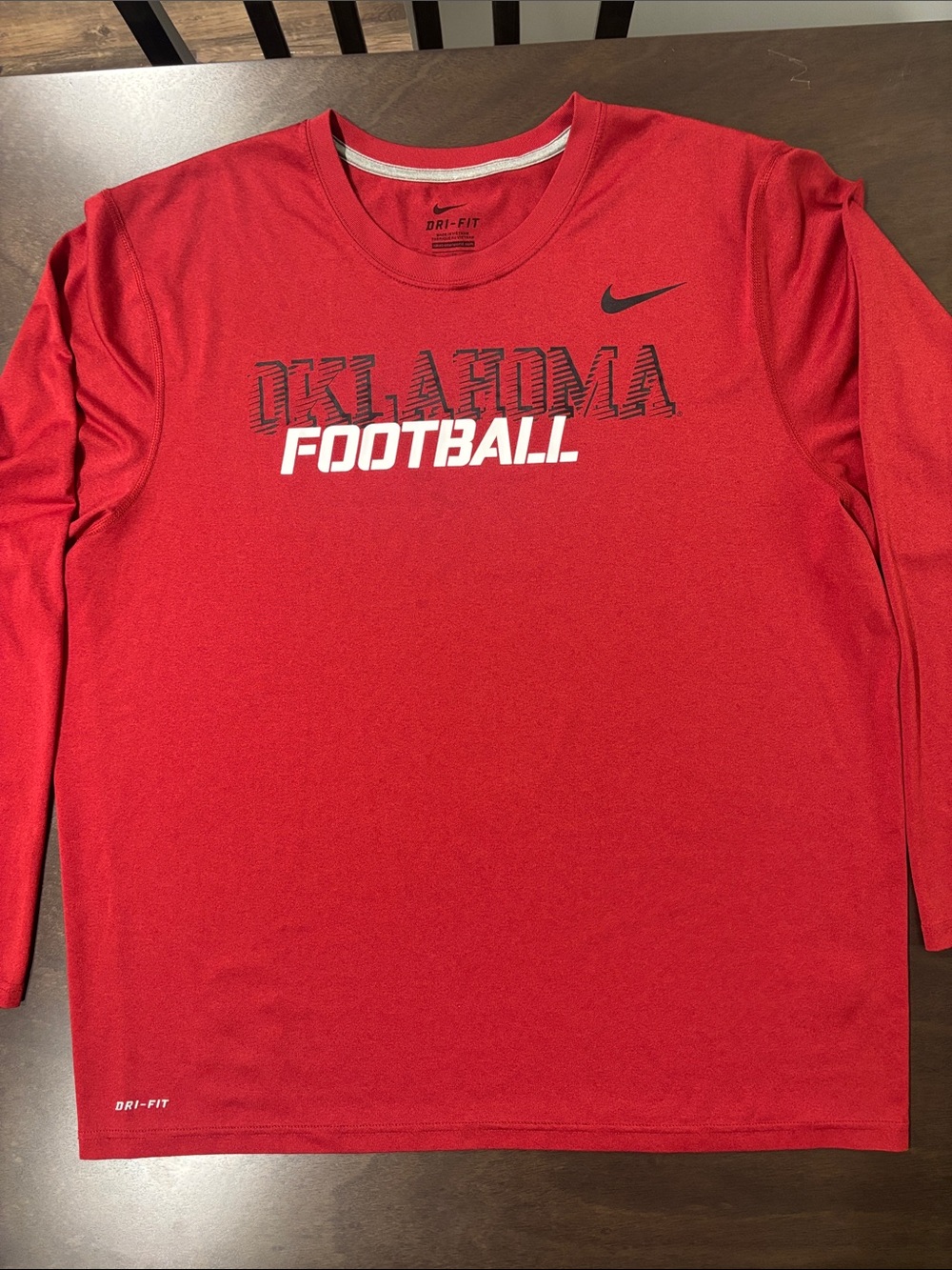 Nike Men’s Red Oklahoma Football Dri-Fit Performance Long Sleeve Tee, XL